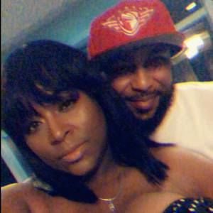 Meet your Posher, Mona